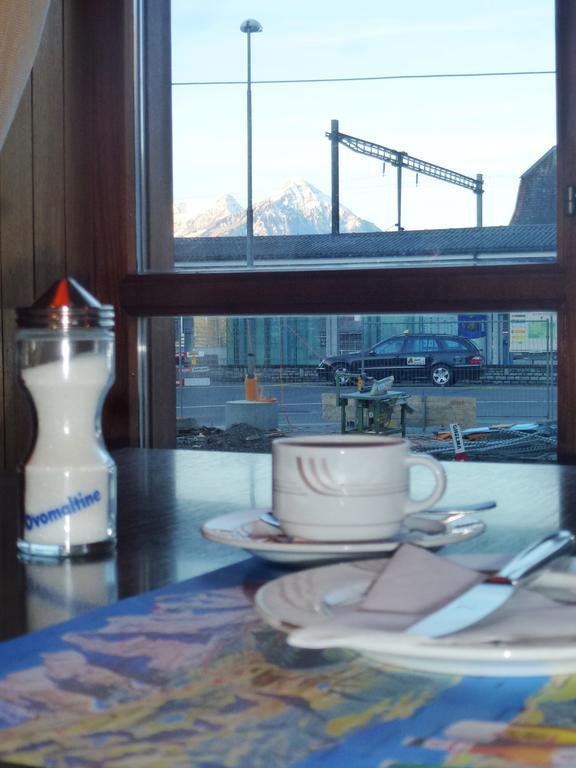 Hotel Bahnhof Entrelagos