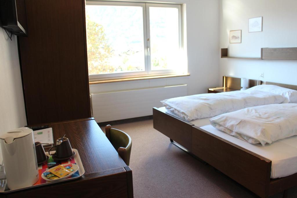 Bahnhof Hotel Entrelagos