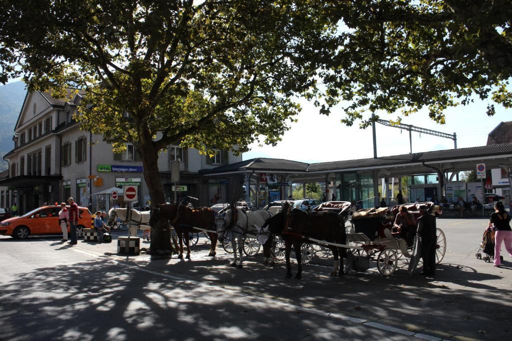 Bahnhof 2* Entrelagos